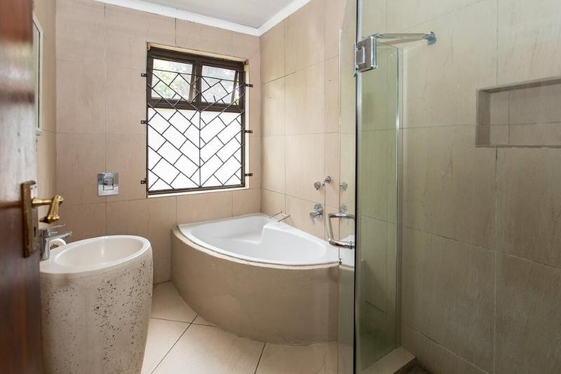 4 Bedroom Property for Sale in Hoogstede Western Cape